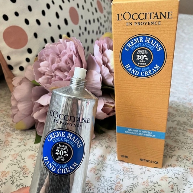 L'OCCITANE Krema za roke za suho kožo s karitejevim maslom, 150ml